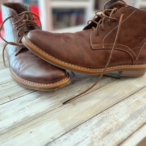 Like new no tread missing